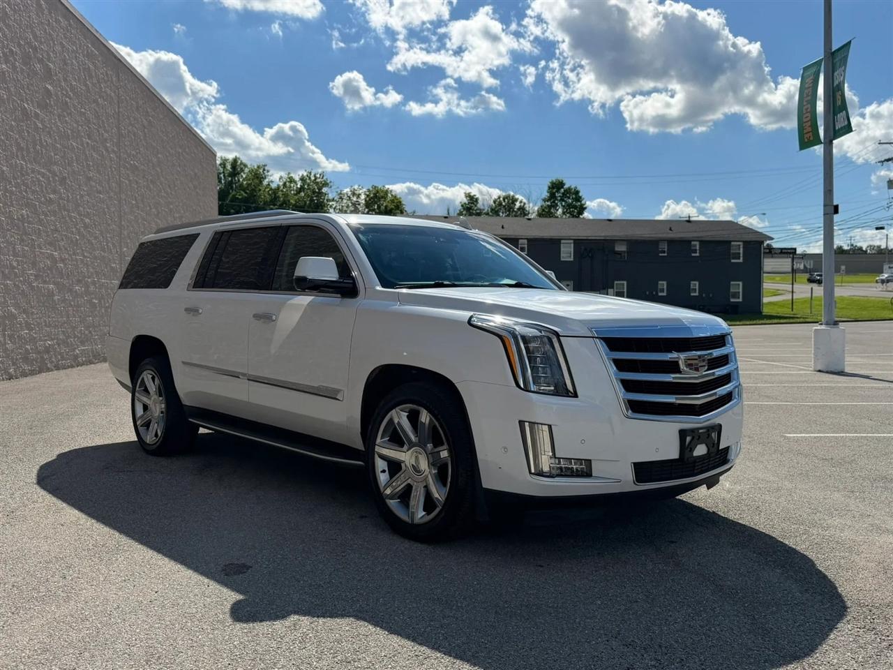 Cadillac Escalade ESV 4WD 4dr Luxury 2017