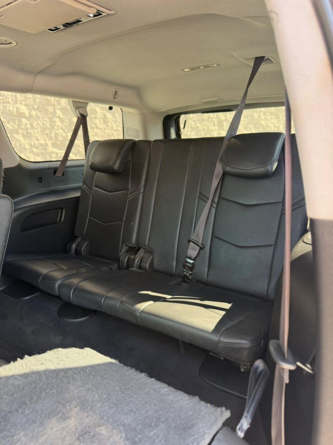 Cadillac Escalade ESV 4WD 4dr Luxury 2017