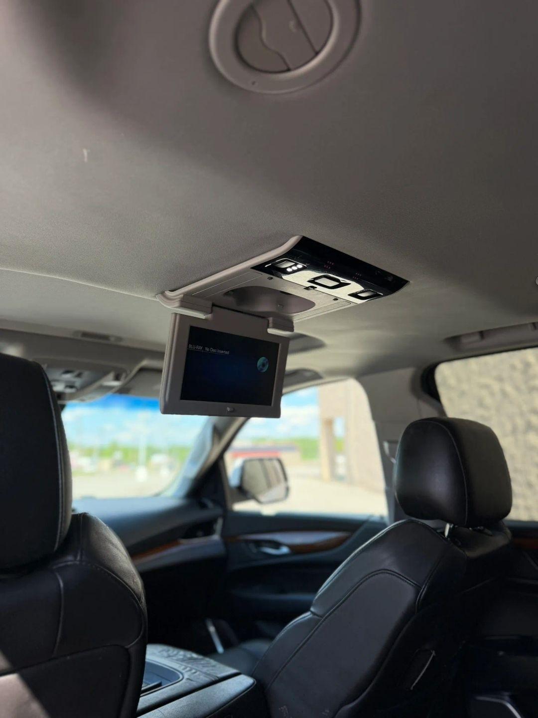 Cadillac Escalade ESV 4WD 4dr Luxury 2017