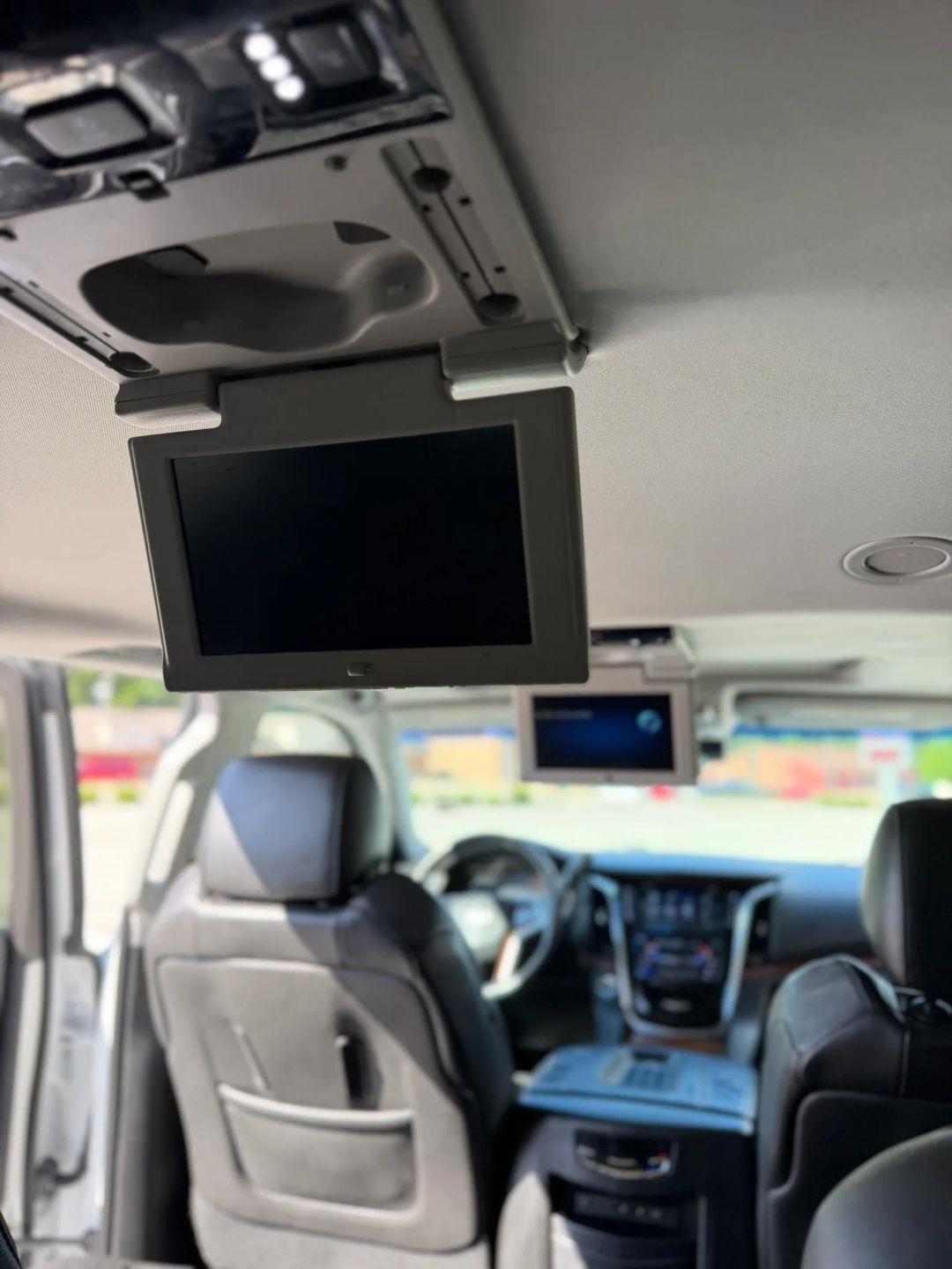 Cadillac Escalade ESV 4WD 4dr Luxury 2017