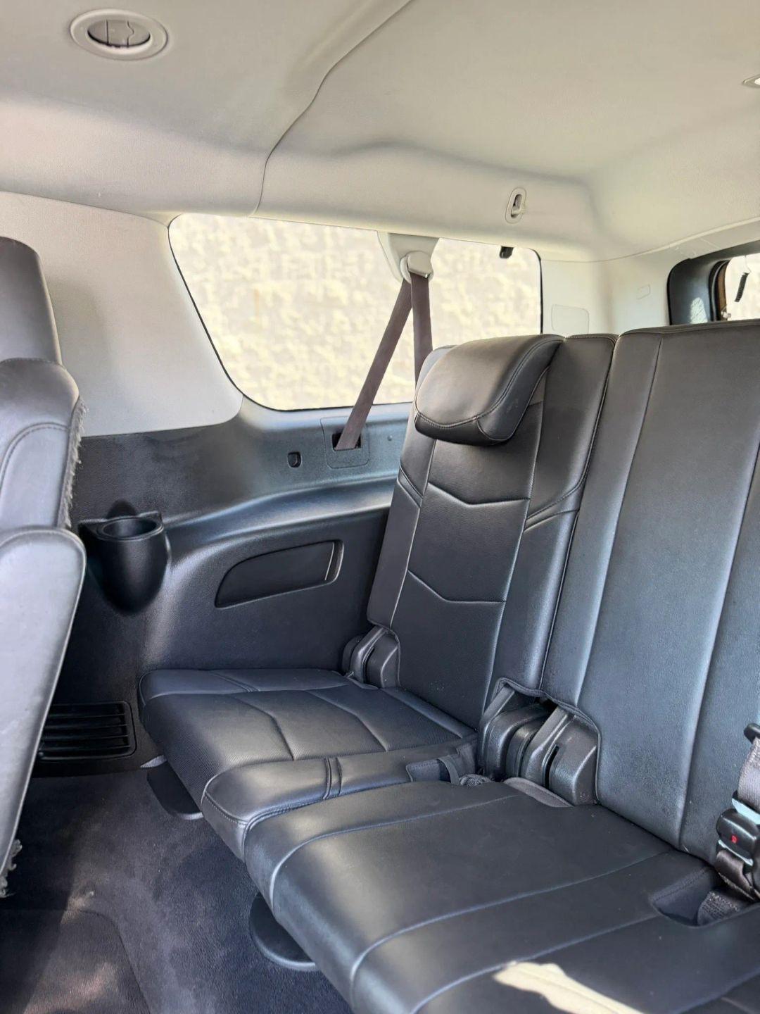 Cadillac Escalade ESV 4WD 4dr Luxury 2017