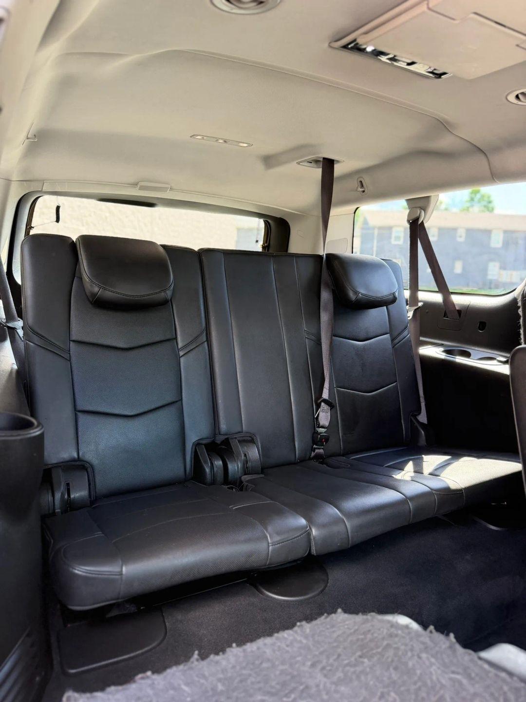 Cadillac Escalade ESV 4WD 4dr Luxury 2017