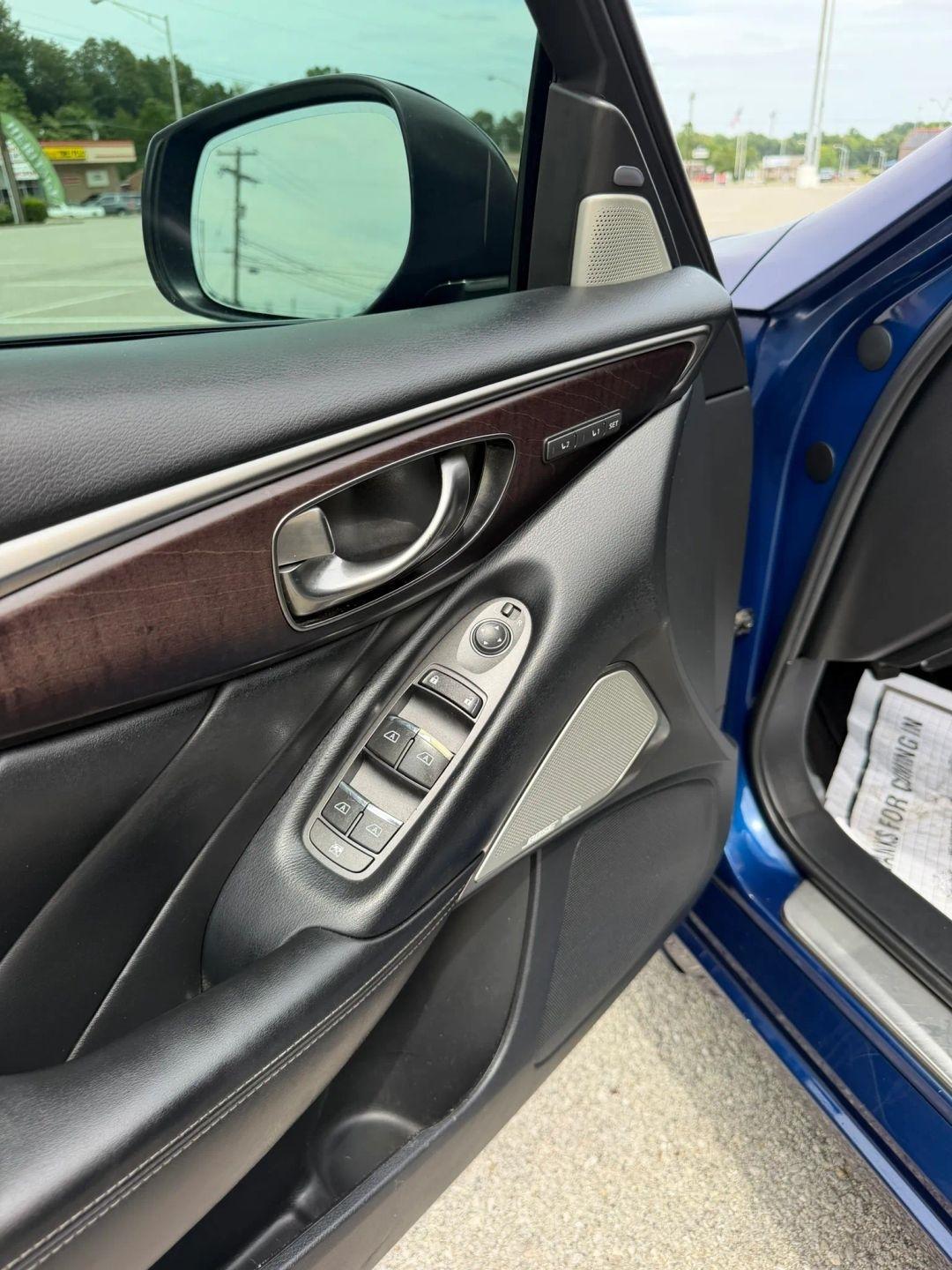 Infiniti Q50 RED SPORT 400 RWD 2017