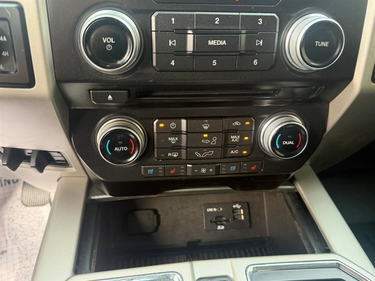 Ford F-150 4WD SuperCrew 145" King Ranch 2015