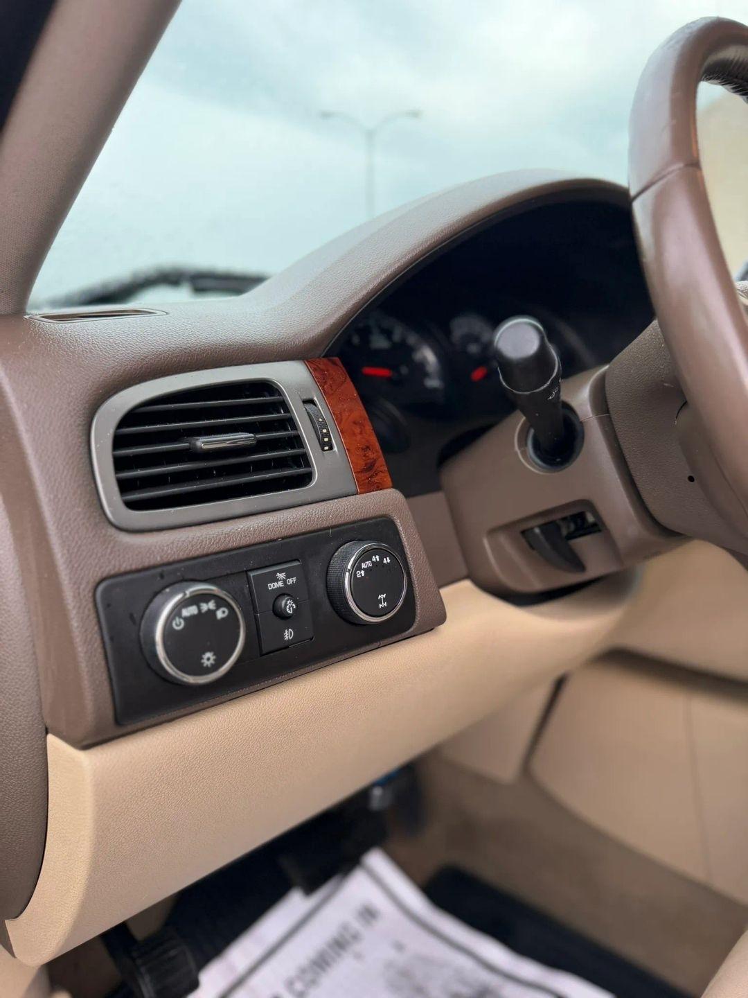 Chevrolet Silverado 1500 4WD Crew Cab 143.5" LTZ 2012