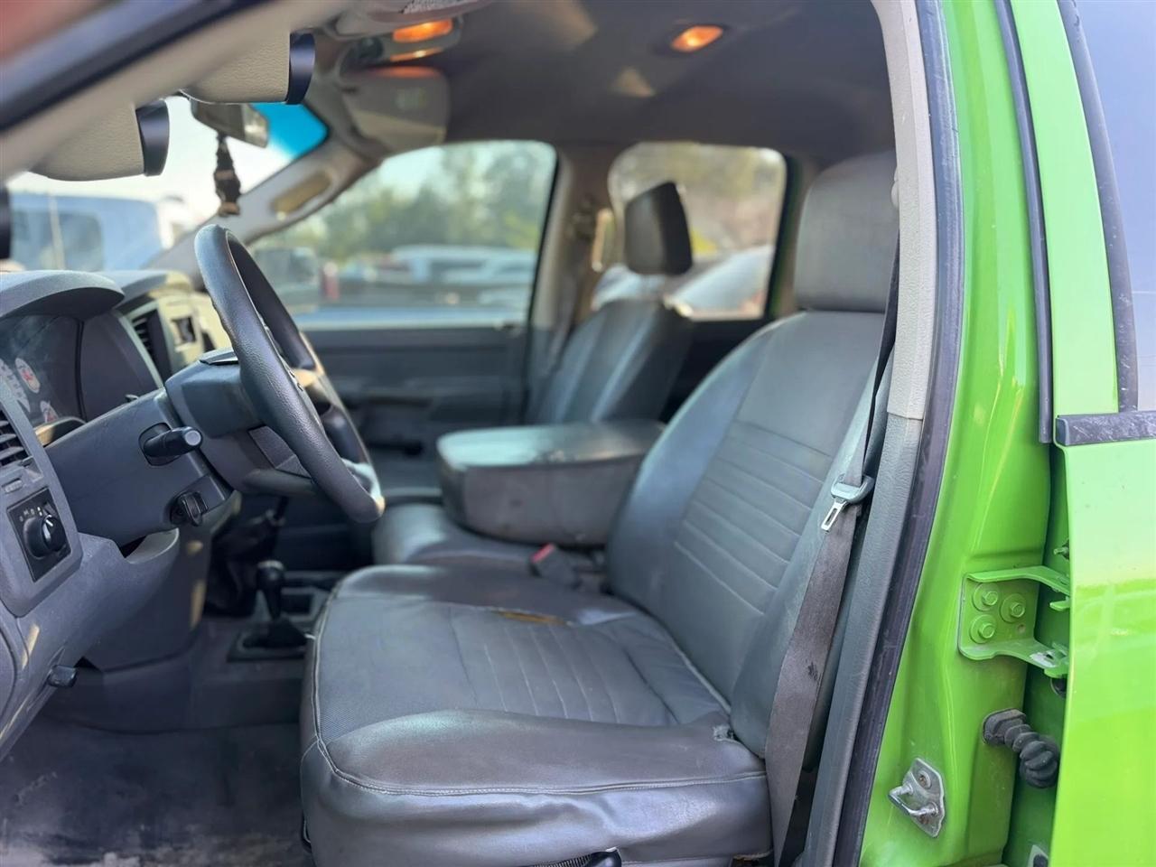 Dodge Ram 2500 4WD Quad Cab 140.5" ST 2008