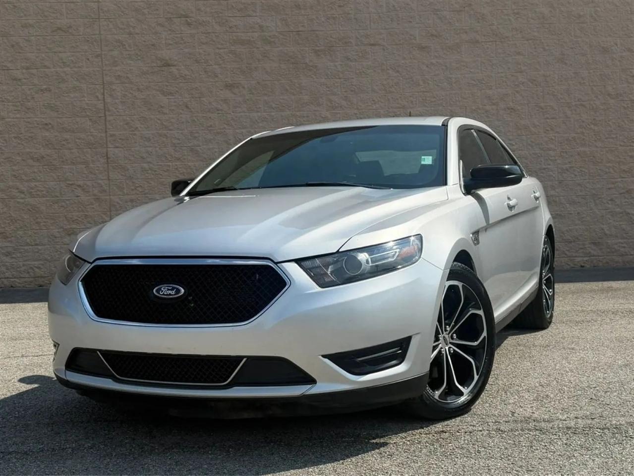 2016 Ford Taurus 4dr Sdn SHO AWD