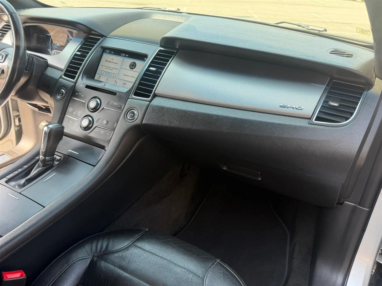 Ford Taurus 4dr Sdn SHO AWD 2016
