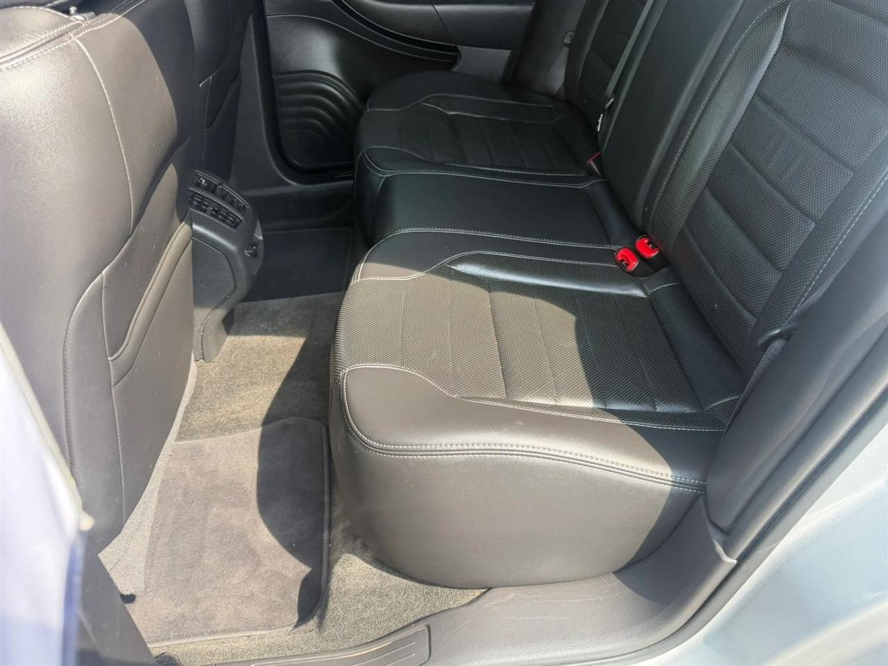 Ford Taurus 4dr Sdn SHO AWD 2016