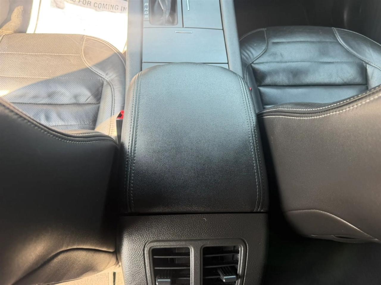 Ford Taurus 4dr Sdn SHO AWD 2016