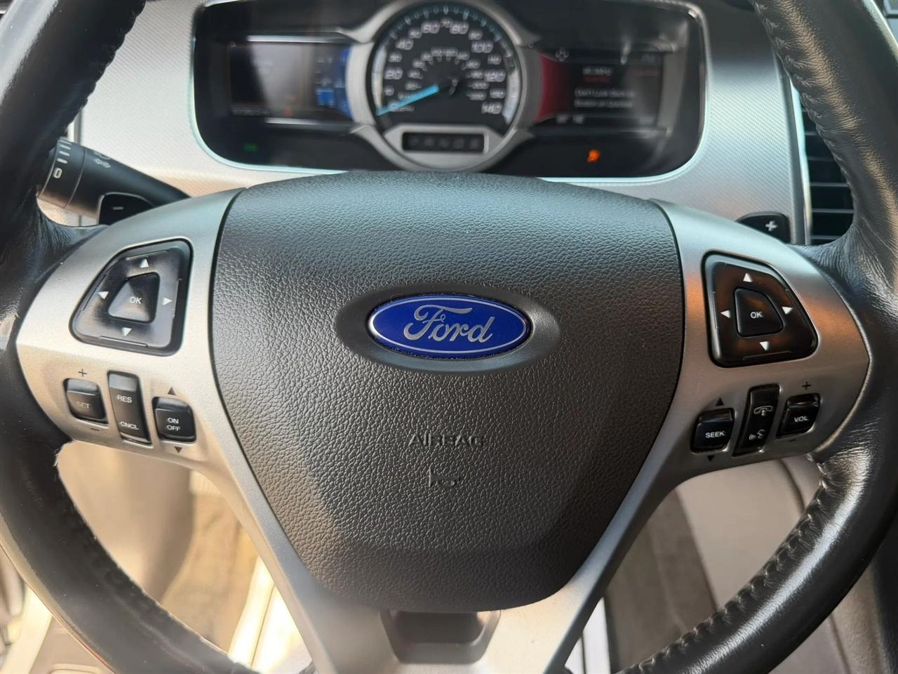 Ford Taurus 4dr Sdn SHO AWD 2016