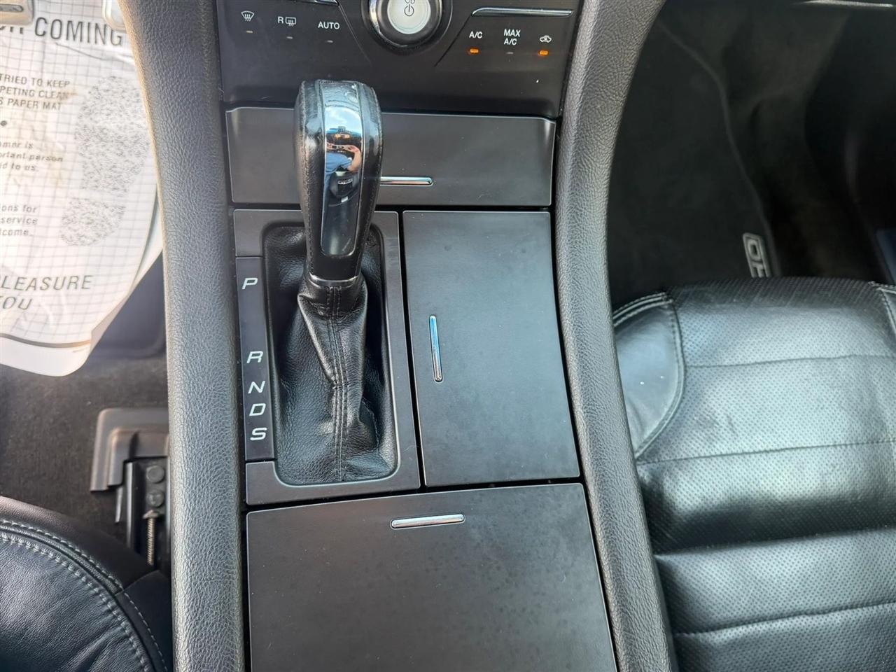 Ford Taurus 4dr Sdn SHO AWD 2016
