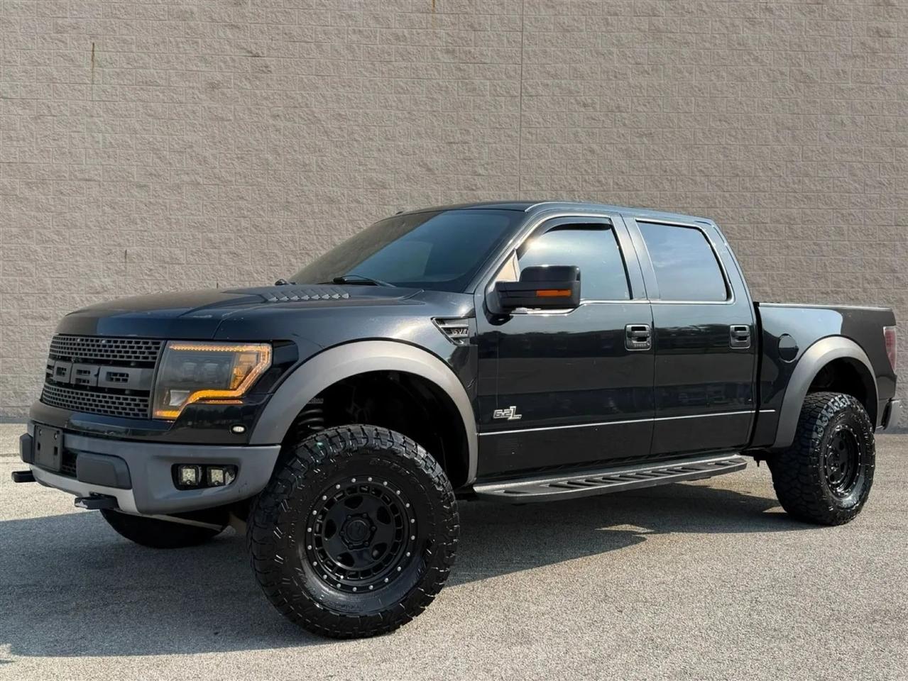 2013 Ford F-150 4WD SuperCrew 145" SVT Raptor