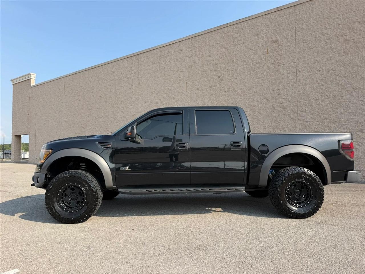 Ford F-150 4WD SuperCrew 145" SVT Raptor 2013