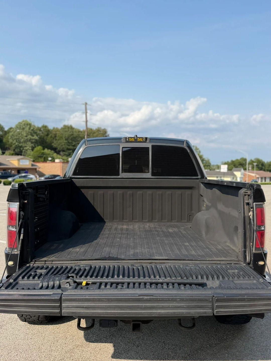 Ford F-150 4WD SuperCrew 145" SVT Raptor 2013