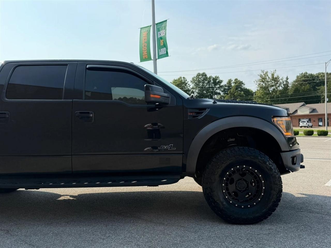 Ford F-150 4WD SuperCrew 145" SVT Raptor 2013