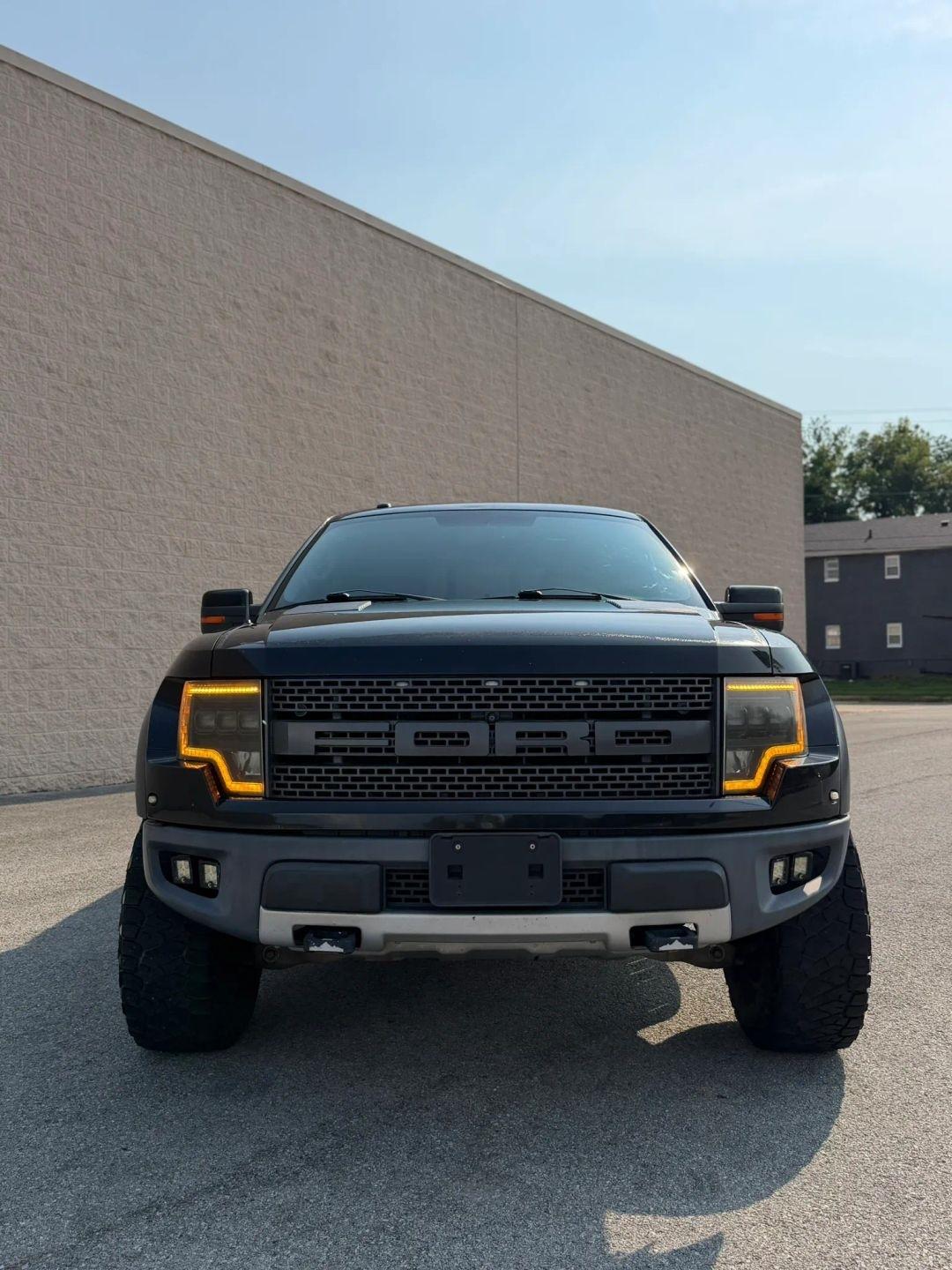 Ford F-150 4WD SuperCrew 145" SVT Raptor 2013