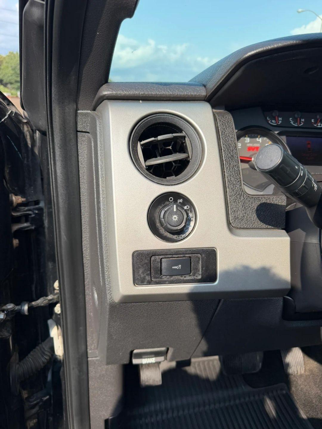 Ford F-150 4WD SuperCrew 145" SVT Raptor 2013