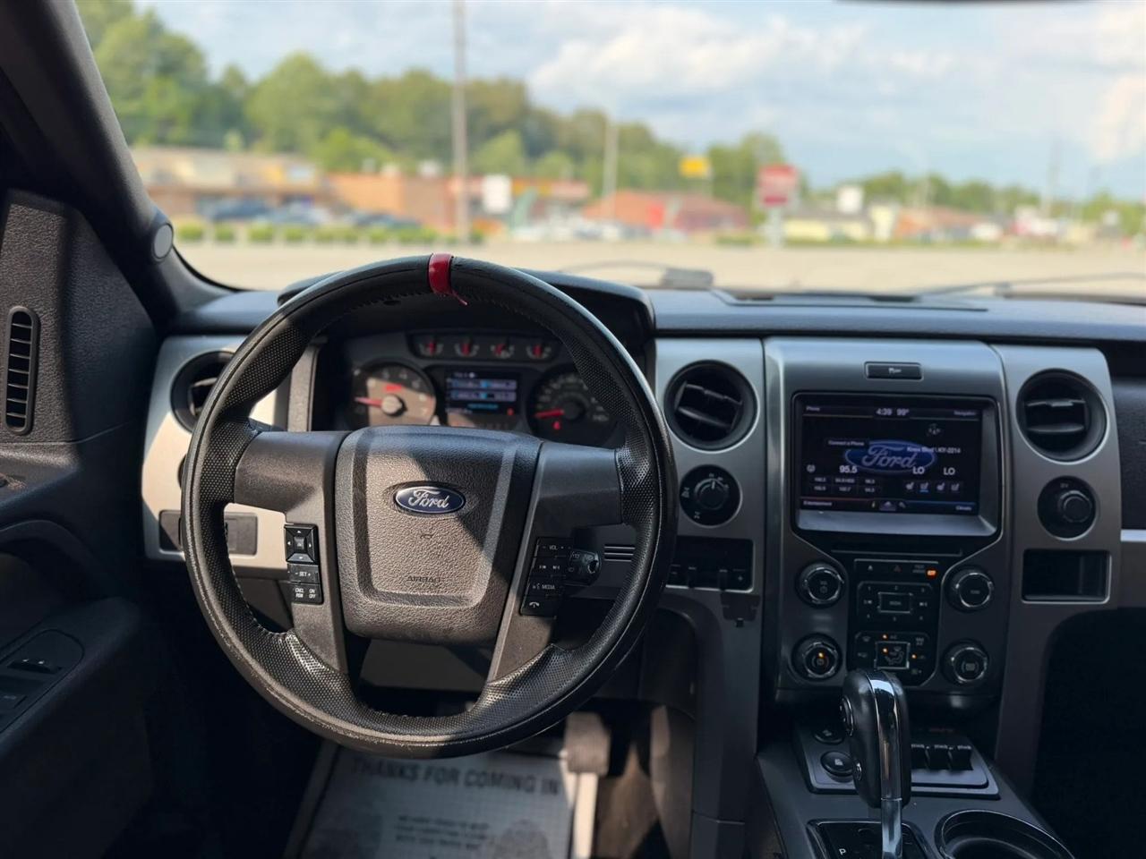 Ford F-150 4WD SuperCrew 145" SVT Raptor 2013