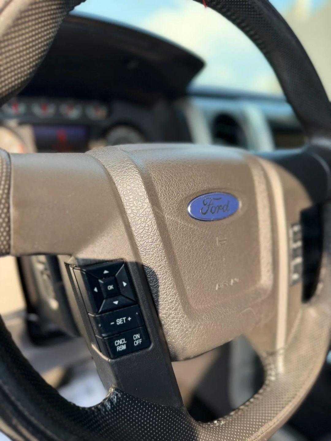 Ford F-150 4WD SuperCrew 145" SVT Raptor 2013