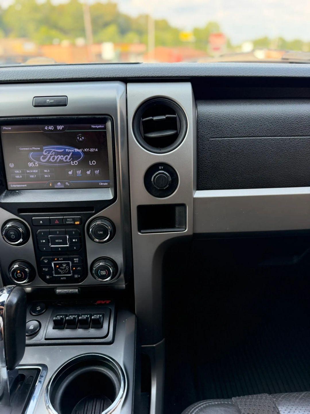 Ford F-150 4WD SuperCrew 145" SVT Raptor 2013