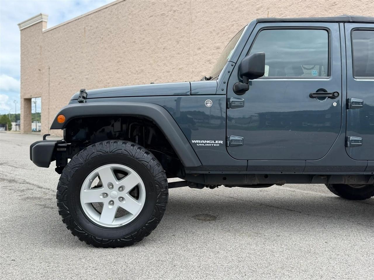 Jeep Wrangler 4WD 4dr Unlimited X 2008