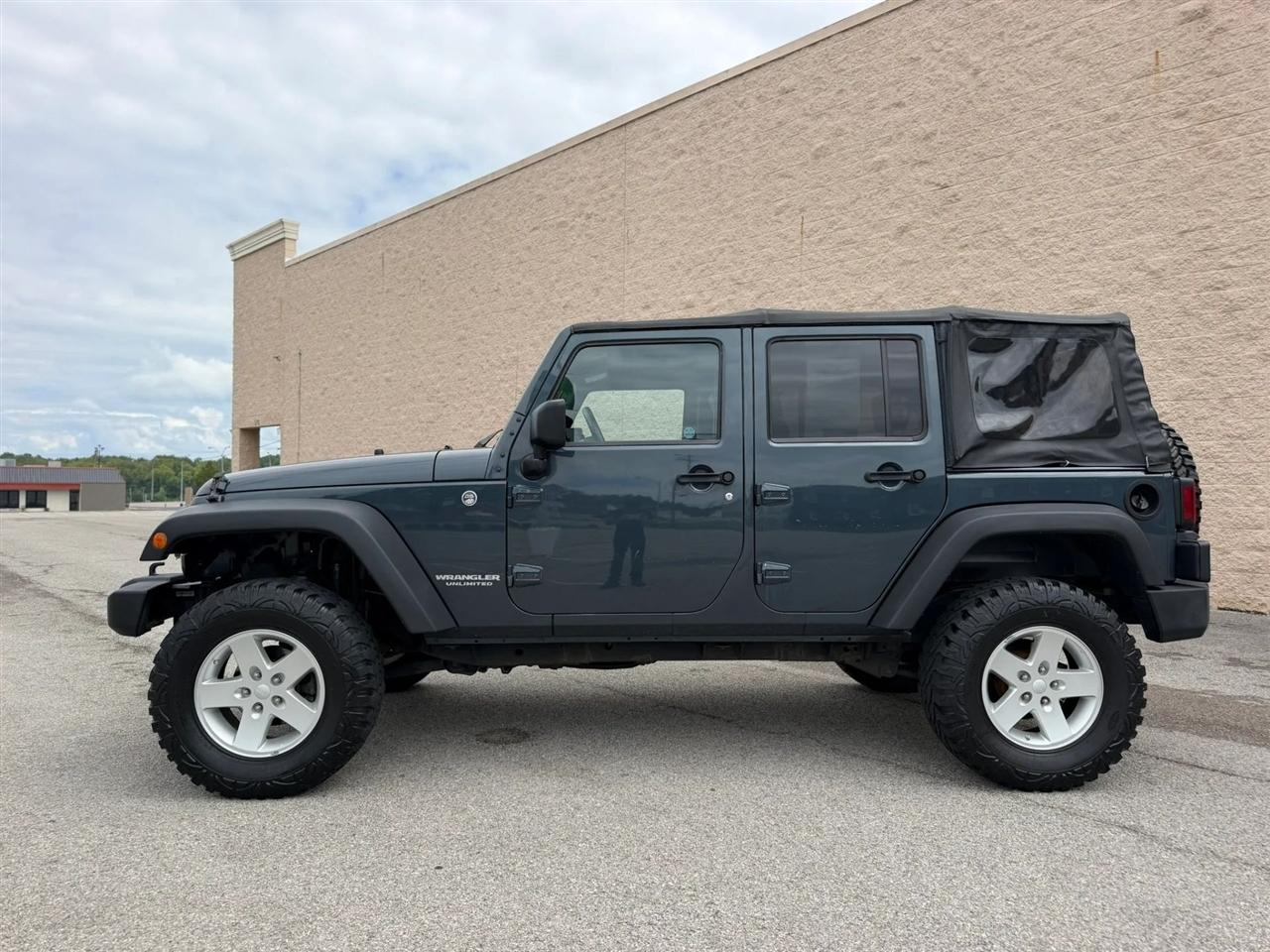 Jeep Wrangler 4WD 4dr Unlimited X 2008
