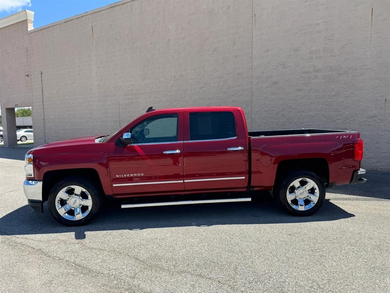 Chevrolet Silverado 1500 4WD Crew Cab 143.5" LTZ w/1LZ 2018
