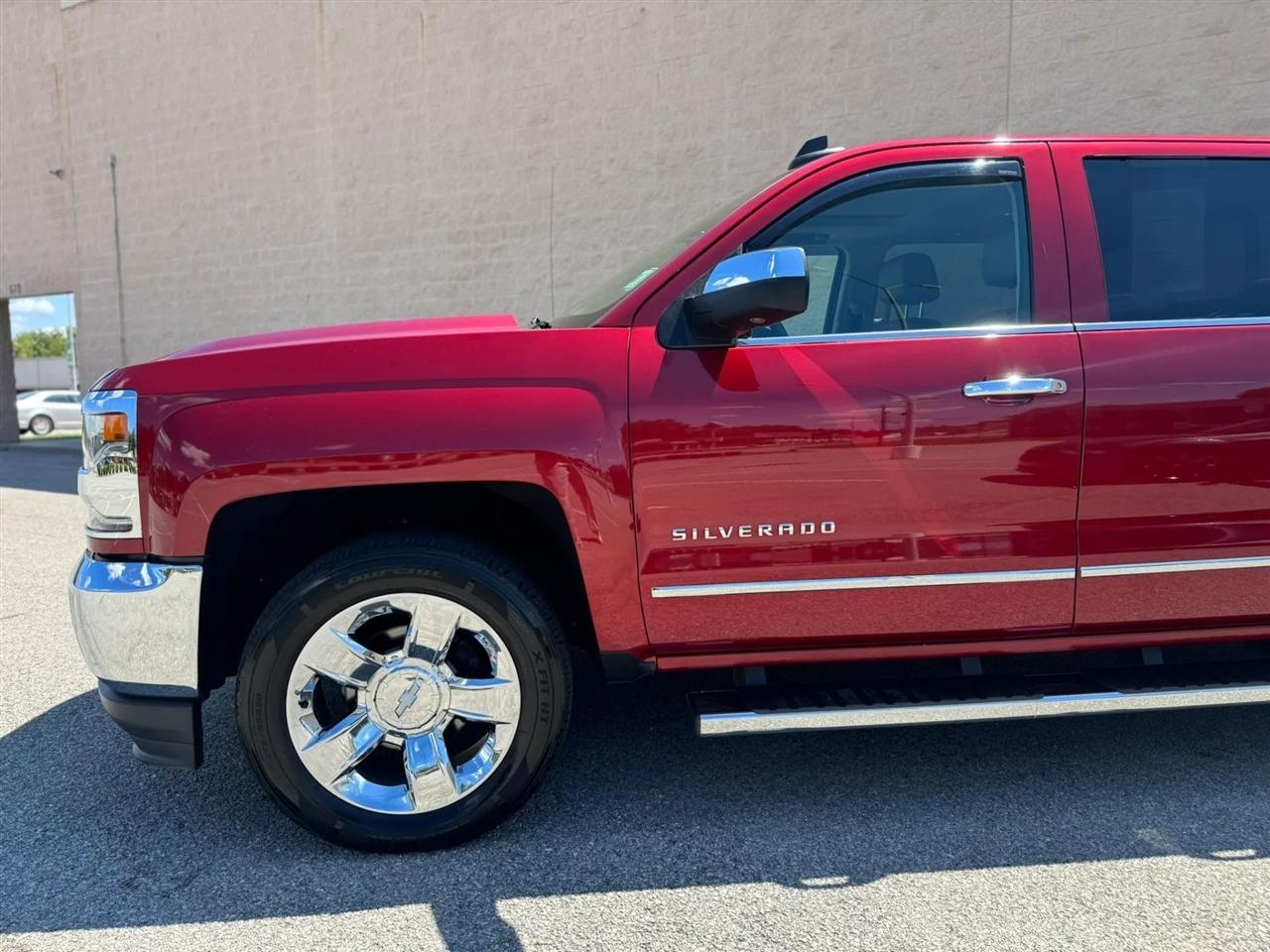 Chevrolet Silverado 1500 4WD Crew Cab 143.5" LTZ w/1LZ 2018