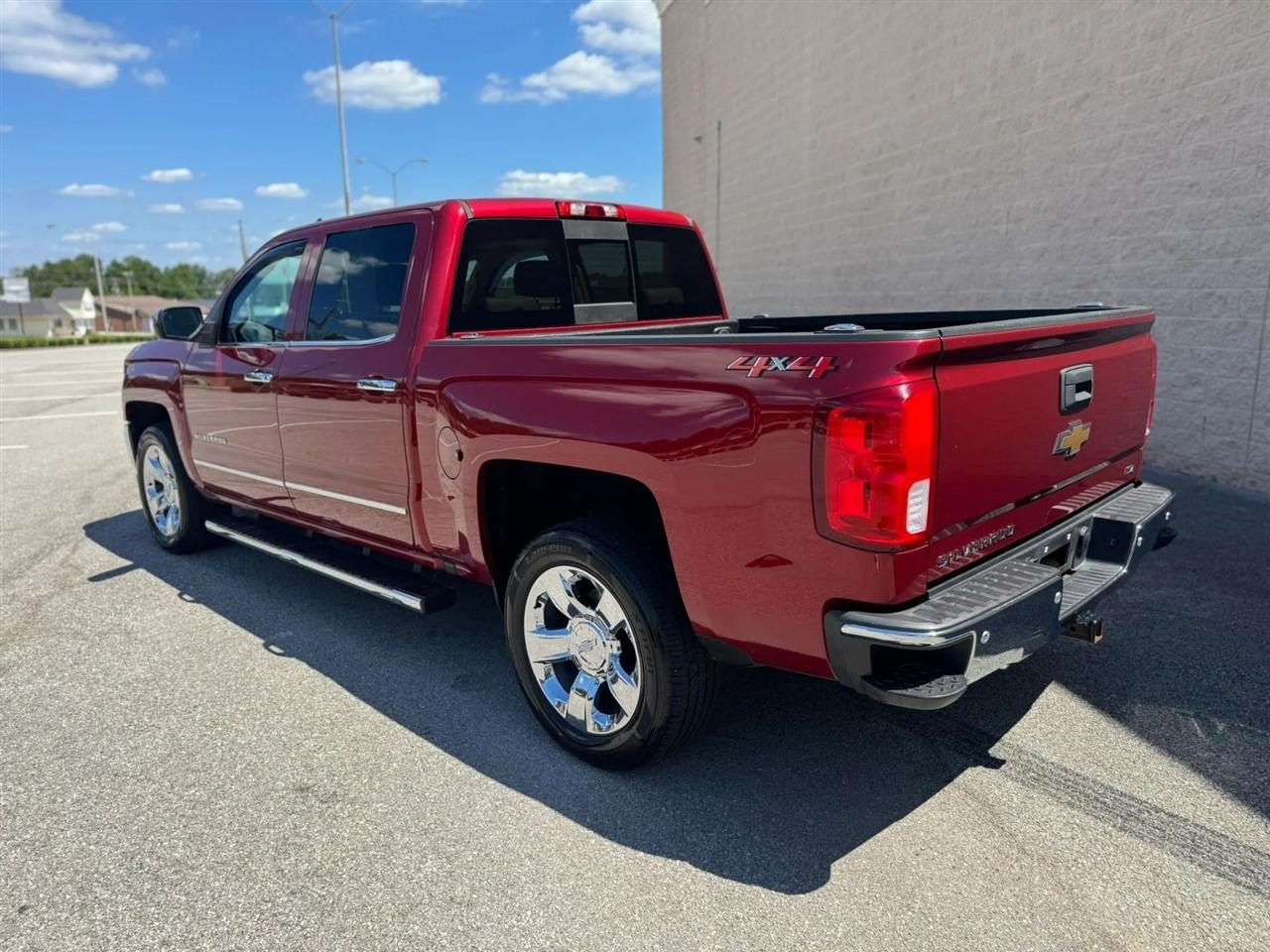 Chevrolet Silverado 1500 4WD Crew Cab 143.5" LTZ w/1LZ 2018