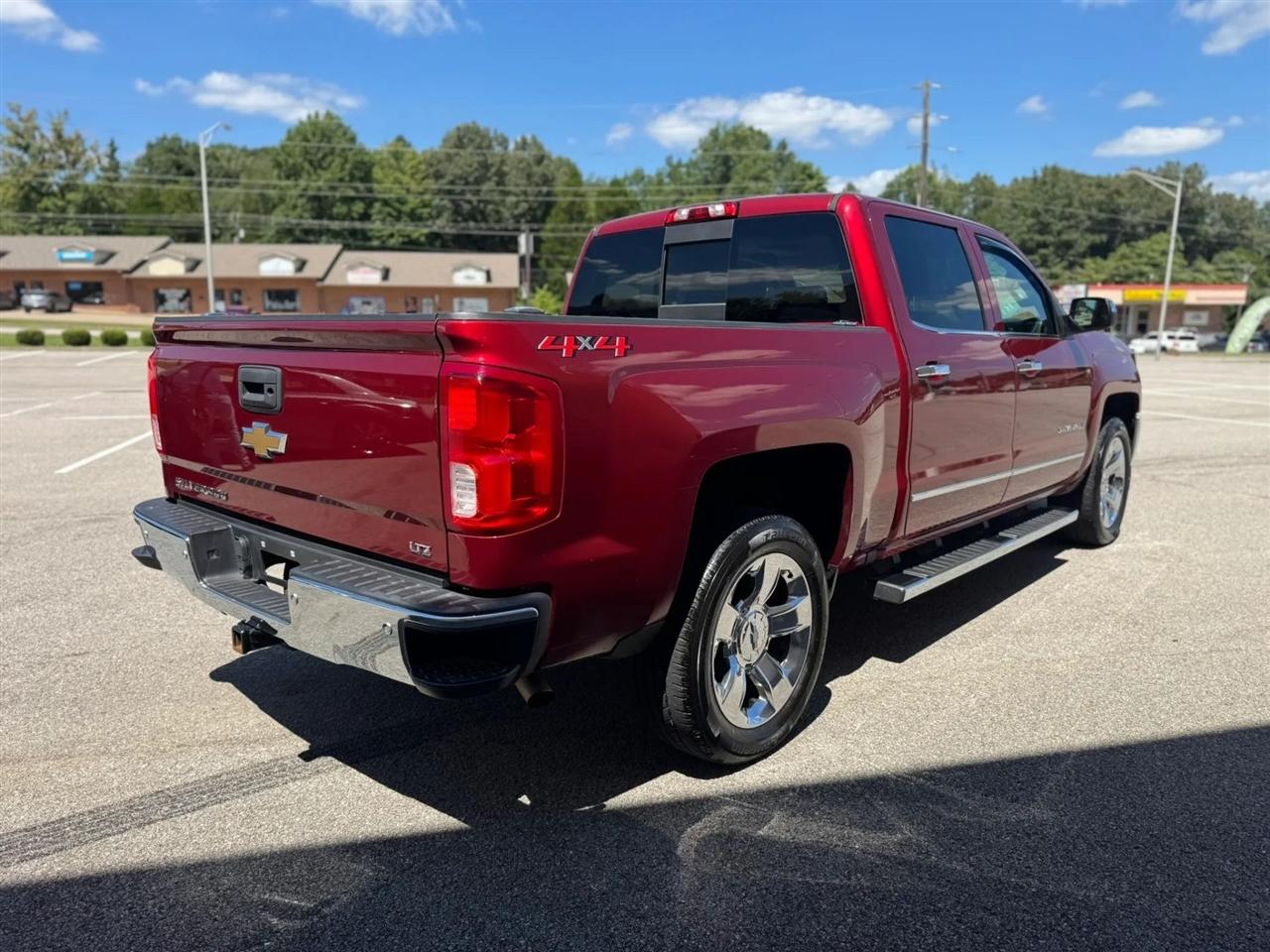 Chevrolet Silverado 1500 4WD Crew Cab 143.5" LTZ w/1LZ 2018