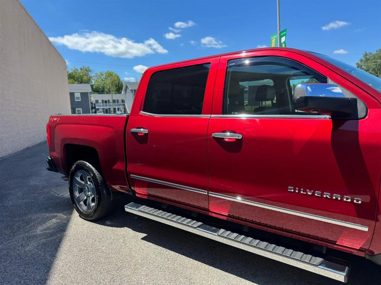 Chevrolet Silverado 1500 4WD Crew Cab 143.5" LTZ w/1LZ 2018
