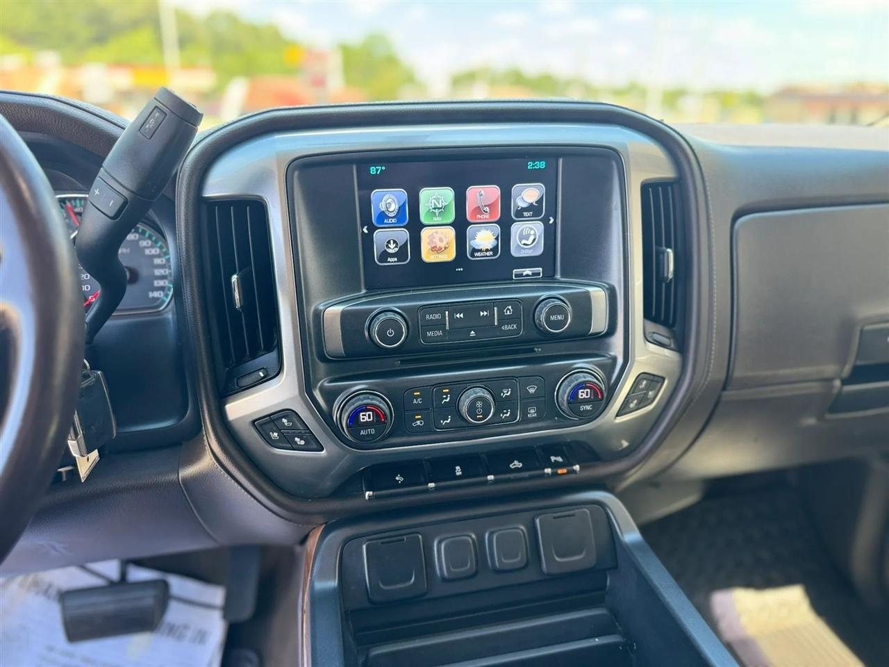 Chevrolet Silverado 1500 4WD Crew Cab 143.5" LTZ w/1LZ 2018