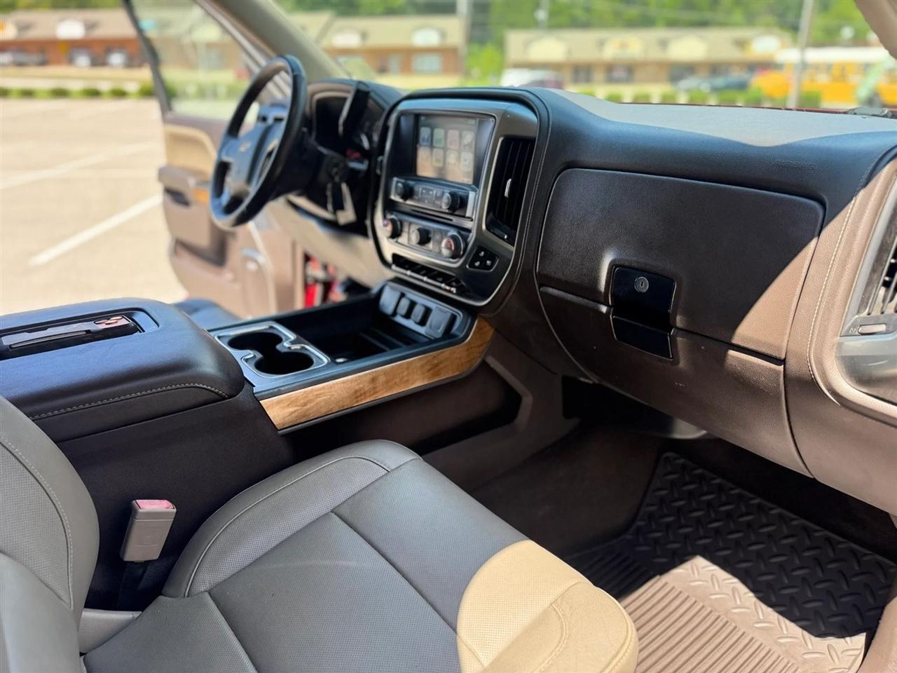 Chevrolet Silverado 1500 4WD Crew Cab 143.5" LTZ w/1LZ 2018