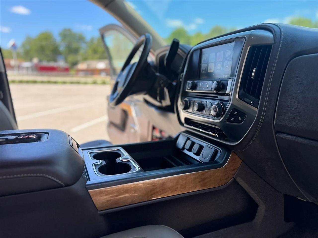 Chevrolet Silverado 1500 4WD Crew Cab 143.5" LTZ w/1LZ 2018