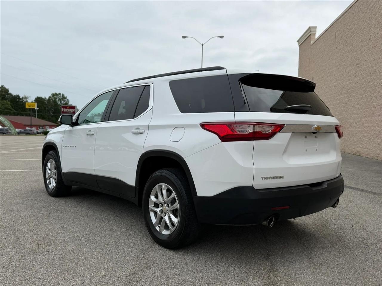 Chevrolet Traverse FWD 4dr LT Cloth w/1LT 2020