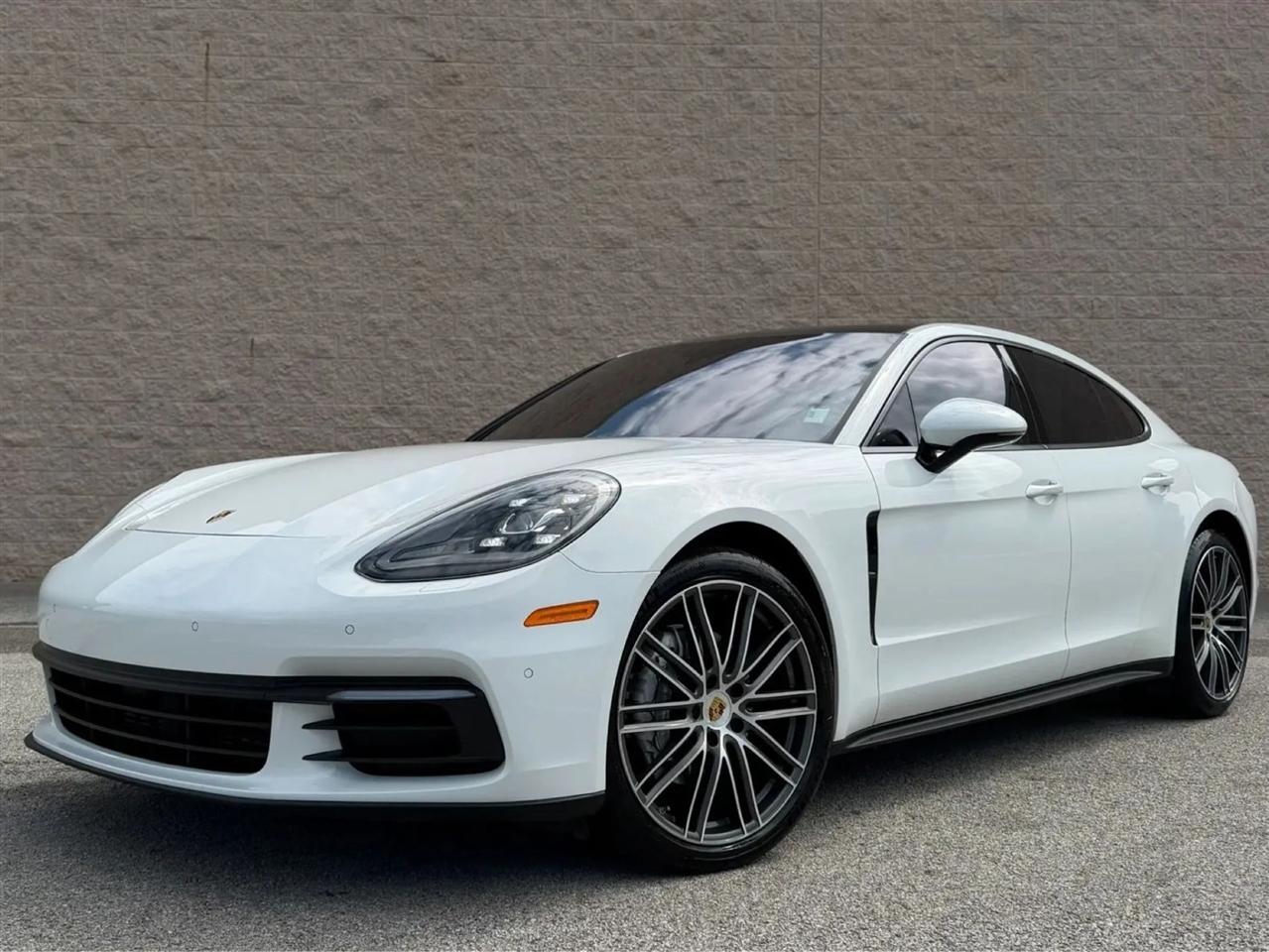 2017 Porsche Panamera RWD