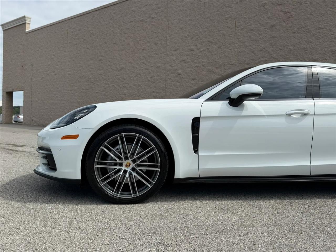 Porsche Panamera RWD 2017