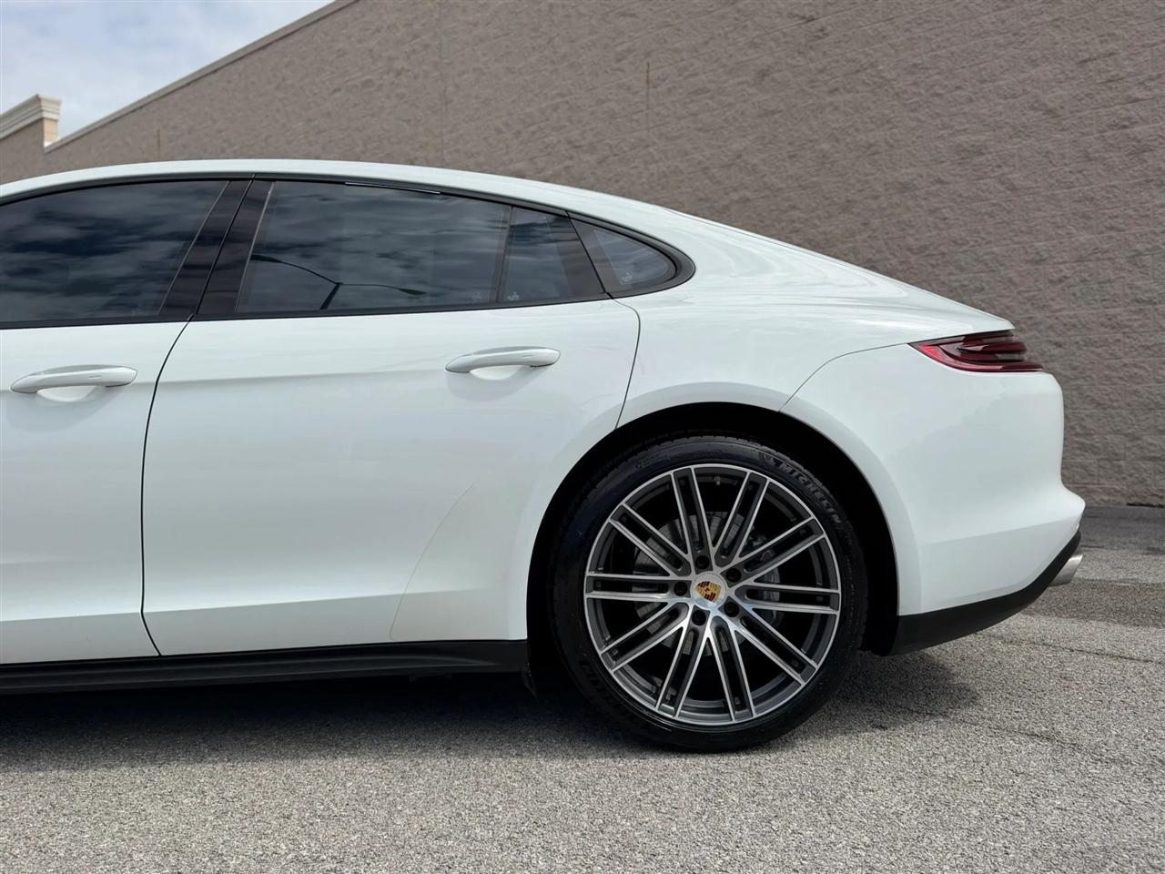 Porsche Panamera RWD 2017