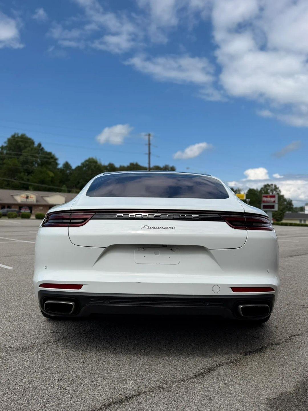 Porsche Panamera RWD 2017