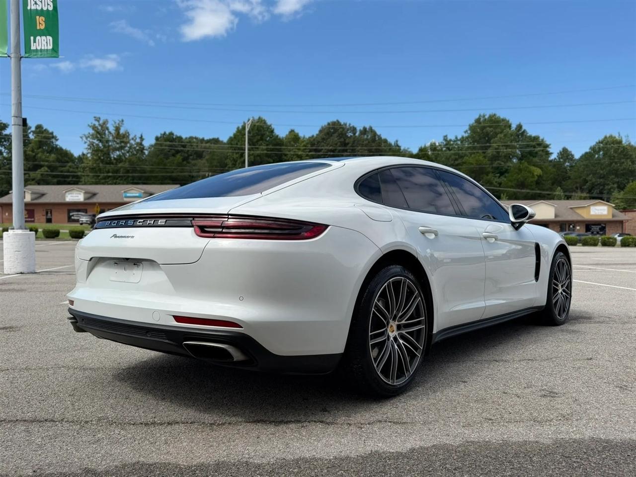 Porsche Panamera RWD 2017