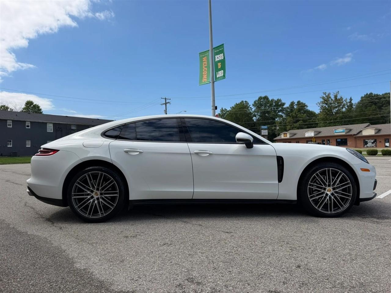 Porsche Panamera RWD 2017