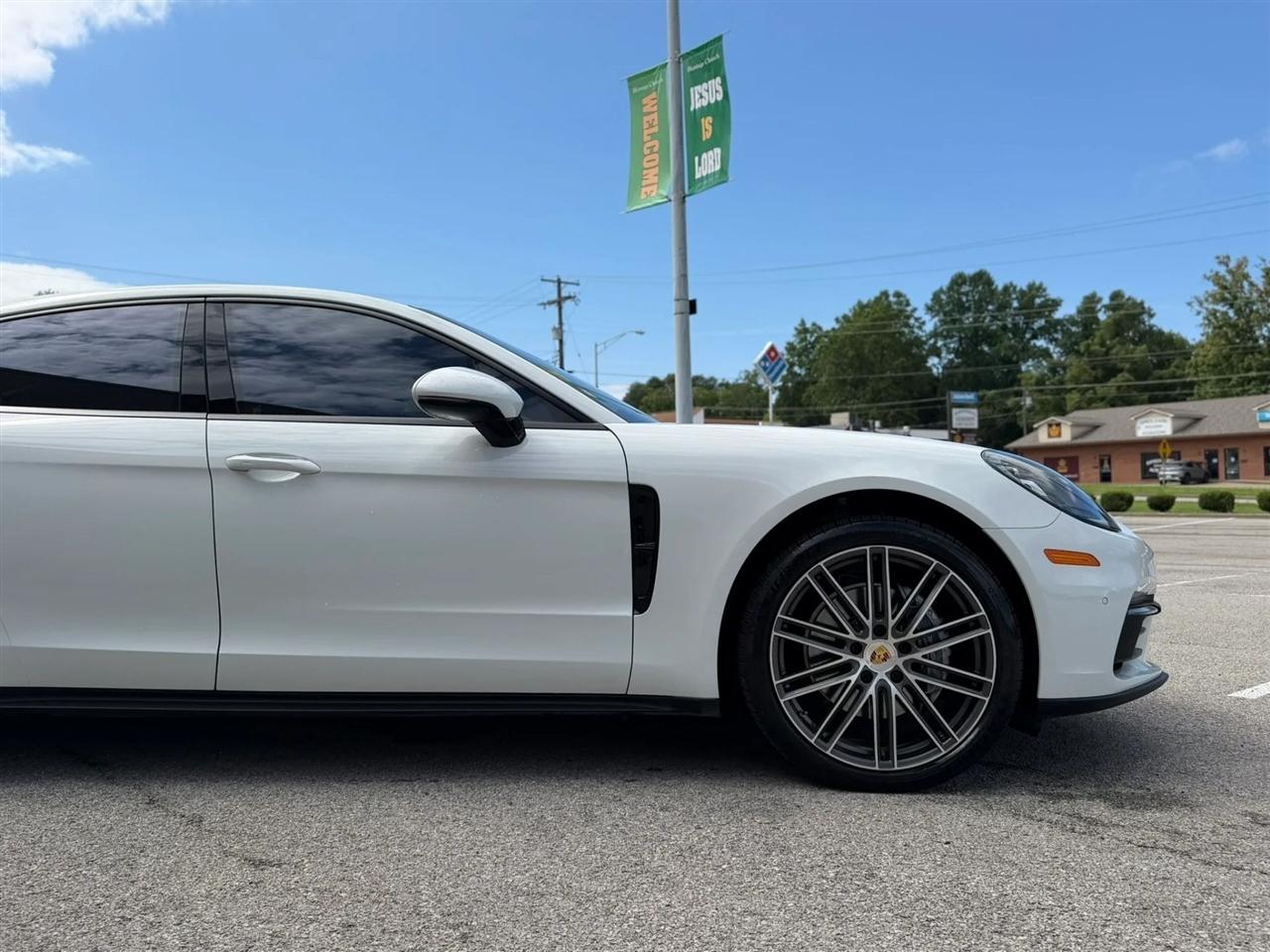 Porsche Panamera RWD 2017