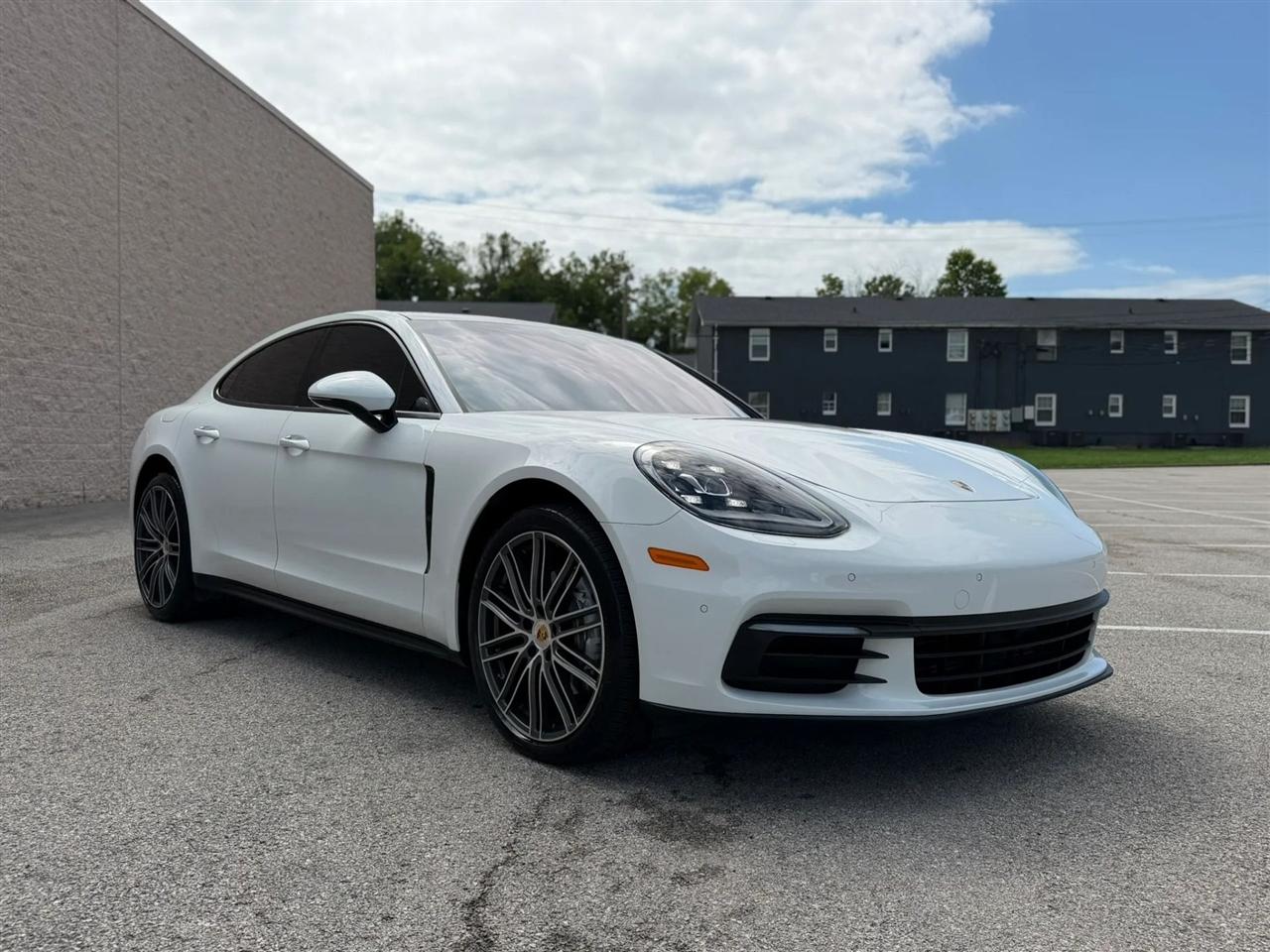 Porsche Panamera RWD 2017