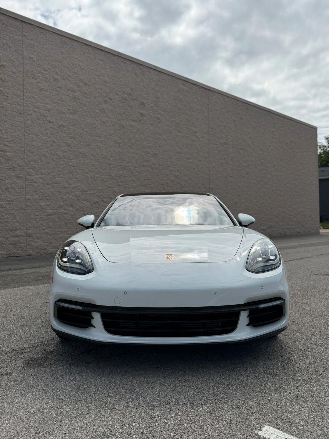 Porsche Panamera RWD 2017