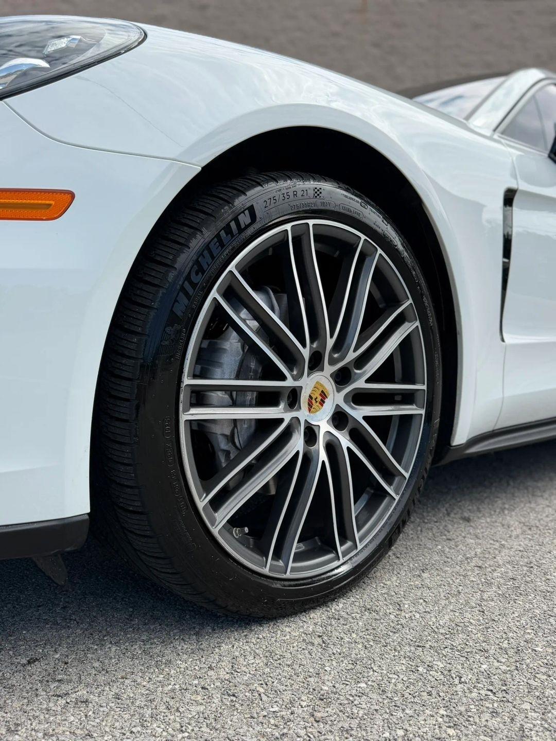 Porsche Panamera RWD 2017