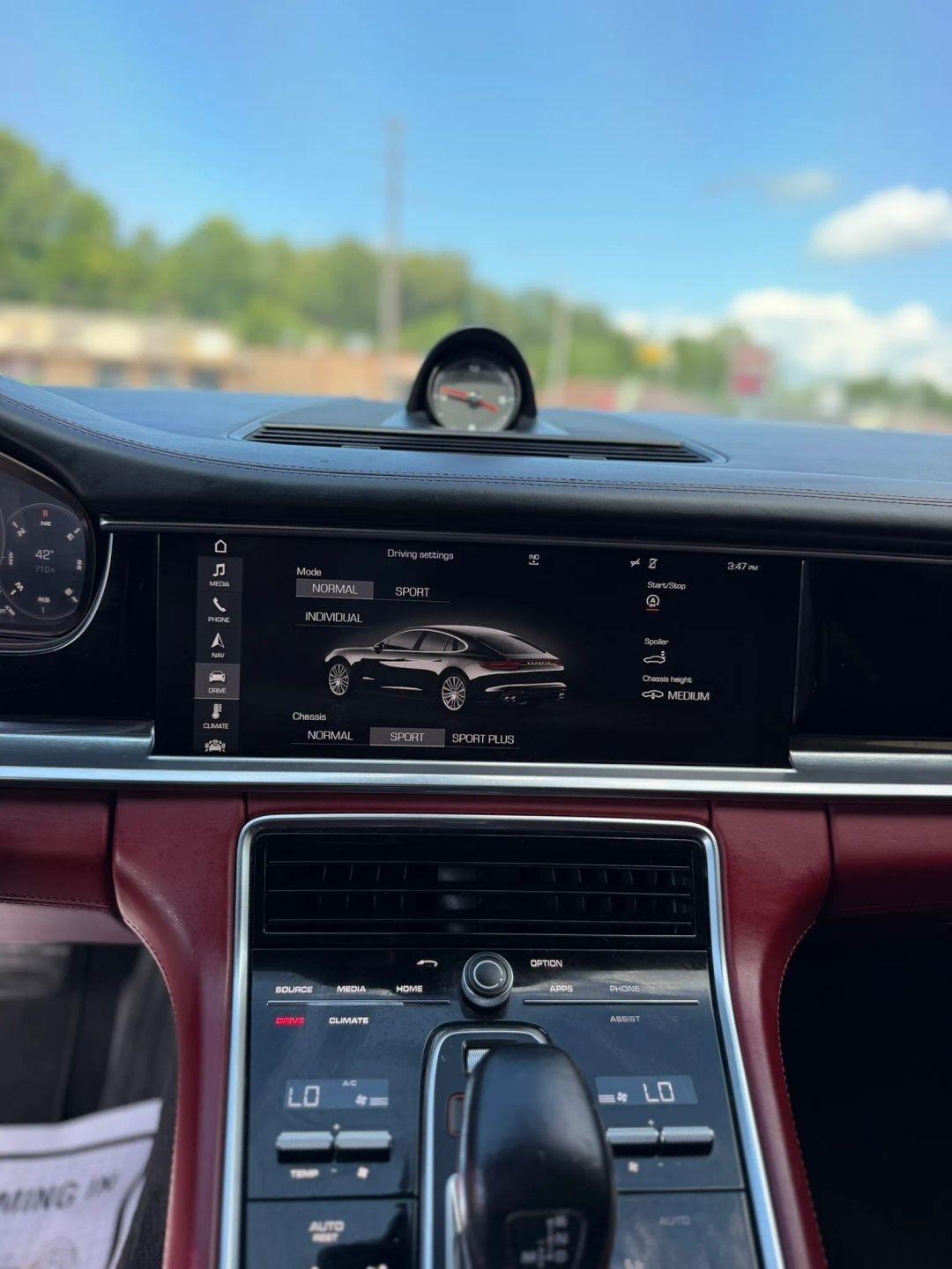Porsche Panamera RWD 2017