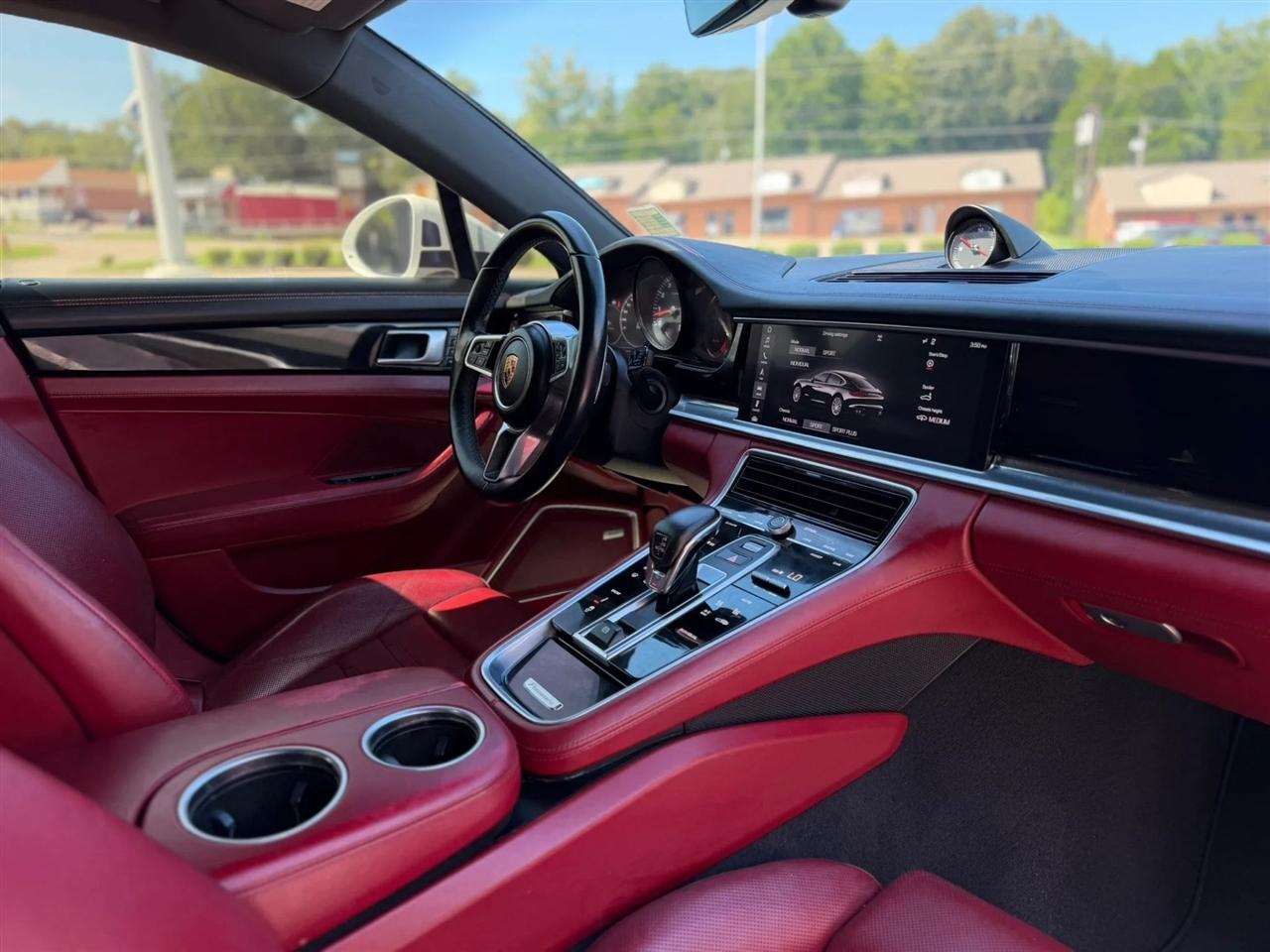 Porsche Panamera RWD 2017