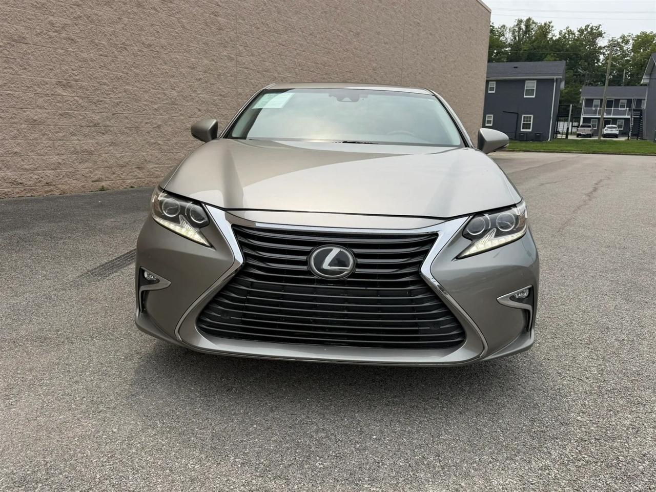 Lexus ES 350 4dr Sdn 2016
