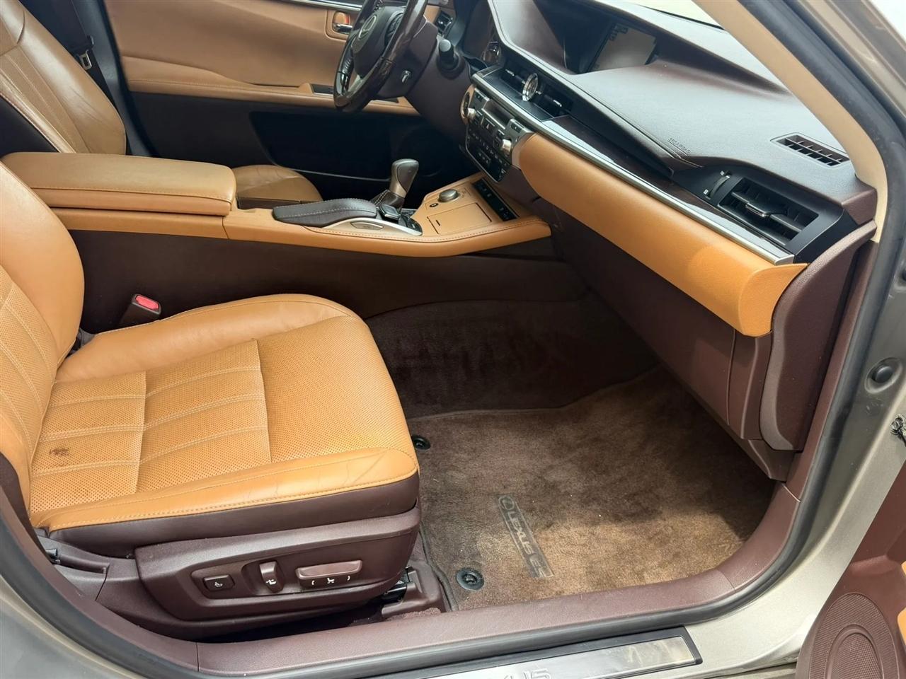 Lexus ES 350 4dr Sdn 2016